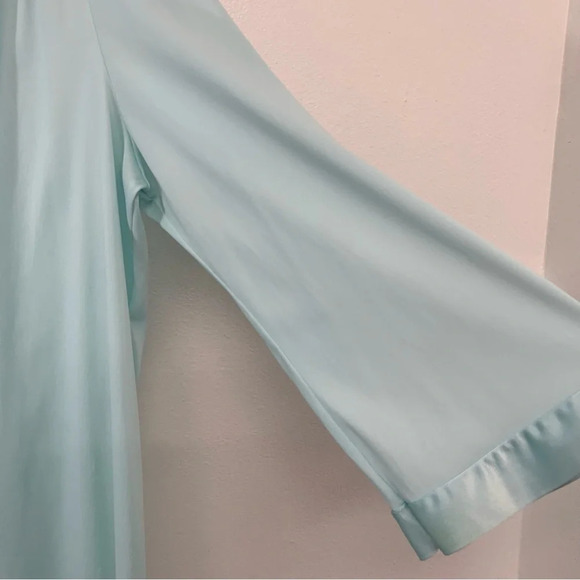 Vanity Fair Nylon Nightgown Large  Robe Button Front Pockets Embroidery Made USA - Picture 4 of 8